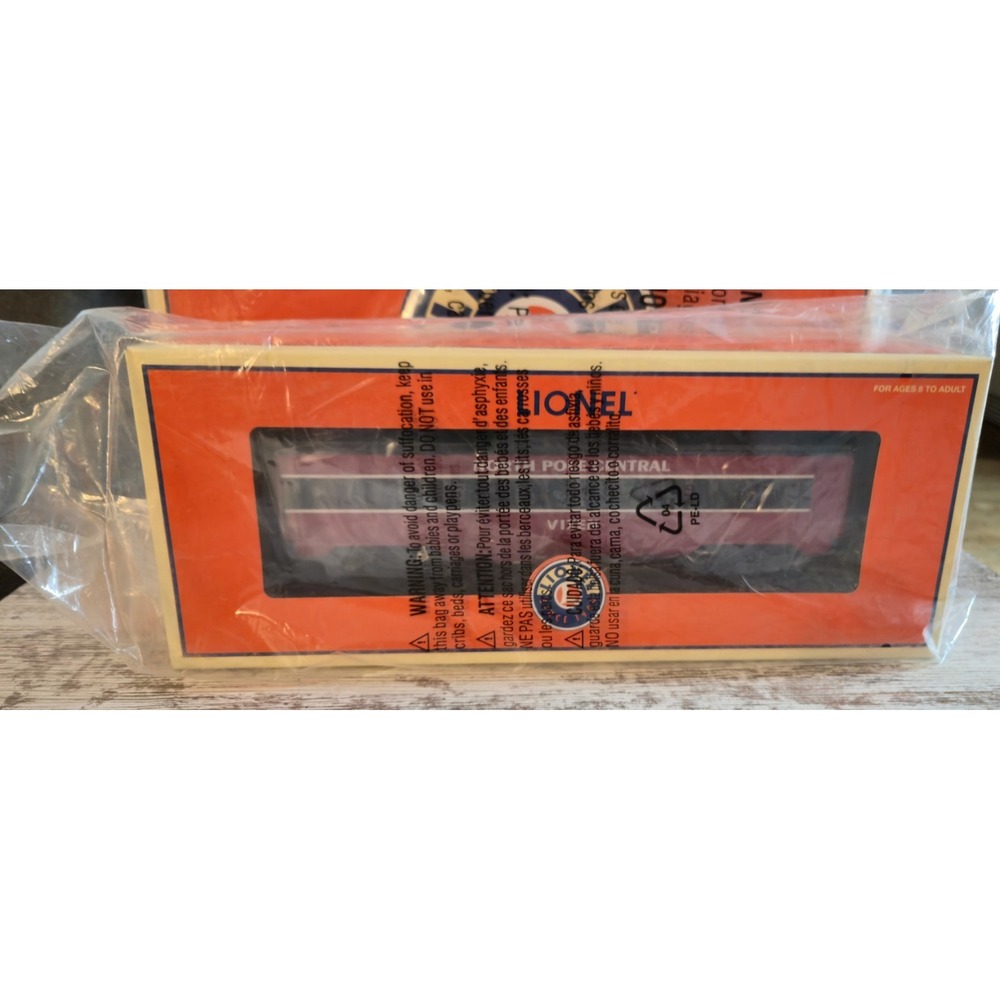 Lionel 6-25196 North Pole Central Vista Dome Vixen Passenger Car O Gauge - NIB - Picture 2 of 16